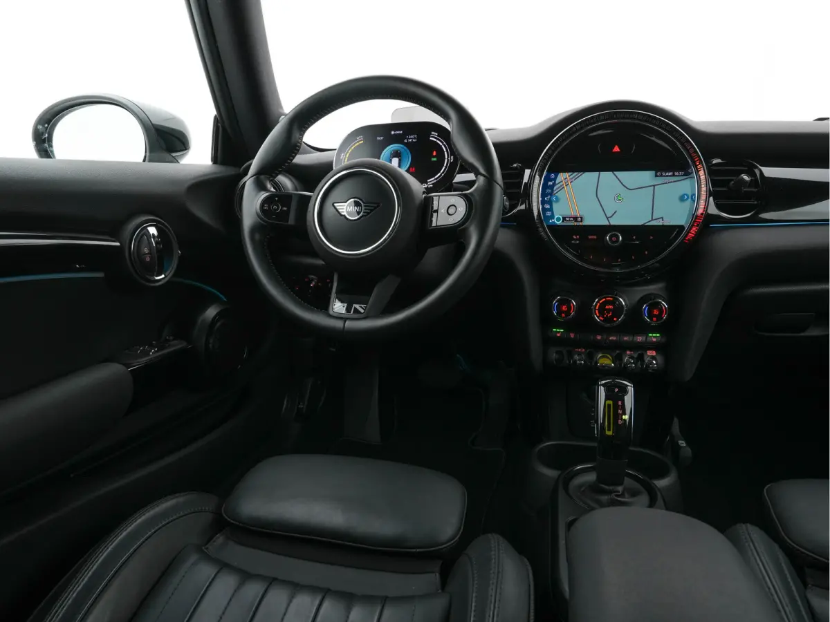 MINI Yours 33 kWh [3-Fase-11kW] {SoH-95%} (INCL-BTW) Aut. *HEATPUMP | LEATHER | HARMAN/KARDON | DIGI-COCKPIT | HEAD-UP | FULL-LED | NAVI-FULLMAP | HEATED-SPORTSEATS | DAB | CRUISE | KEYLESS 
