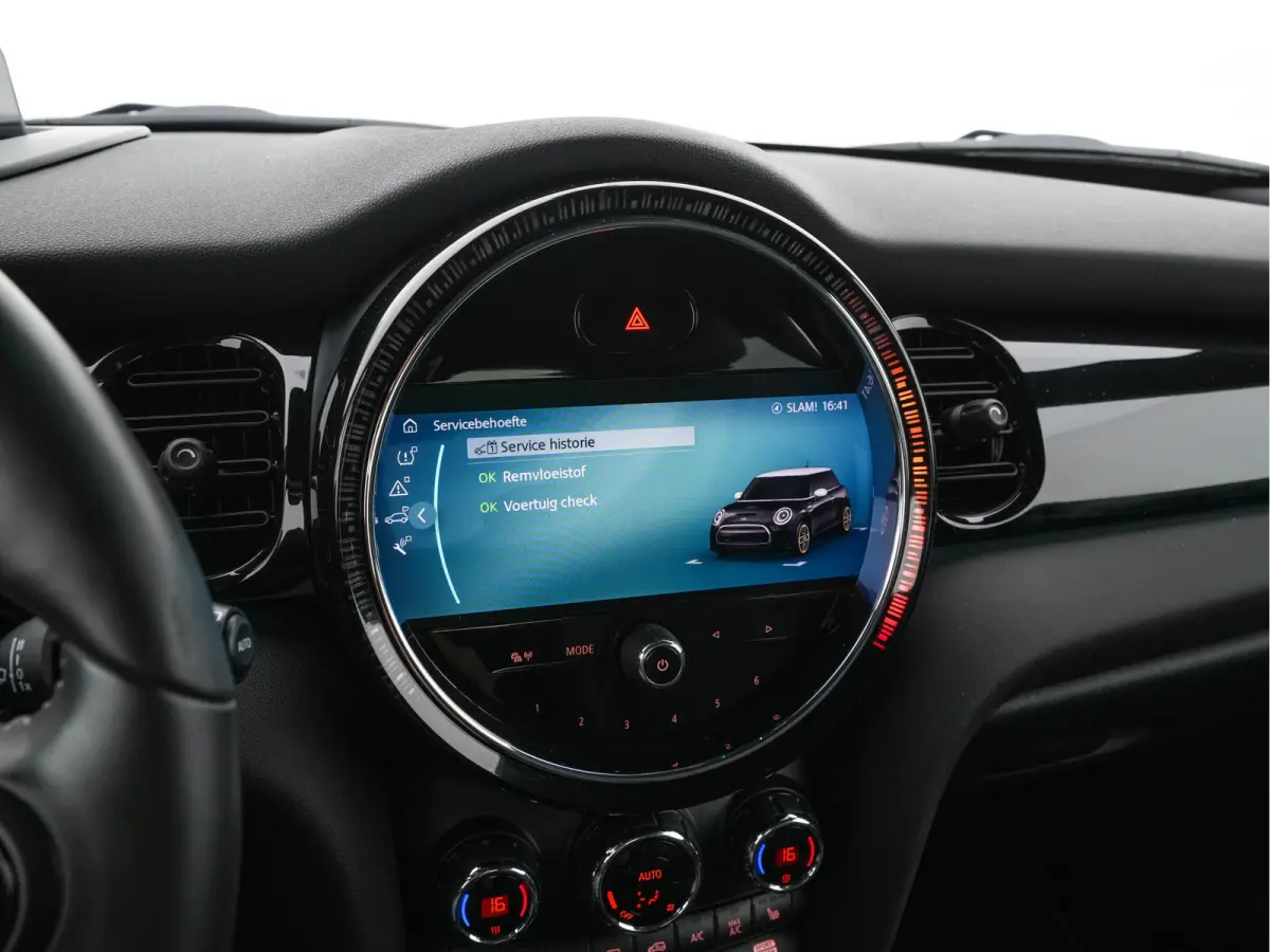 MINI Yours 33 kWh [3-Fase-11kW] {SoH-95%} (INCL-BTW) Aut. *HEATPUMP | LEATHER | HARMAN/KARDON | DIGI-COCKPIT | HEAD-UP | FULL-LED | NAVI-FULLMAP | HEATED-SPORTSEATS | DAB | CRUISE | KEYLESS 