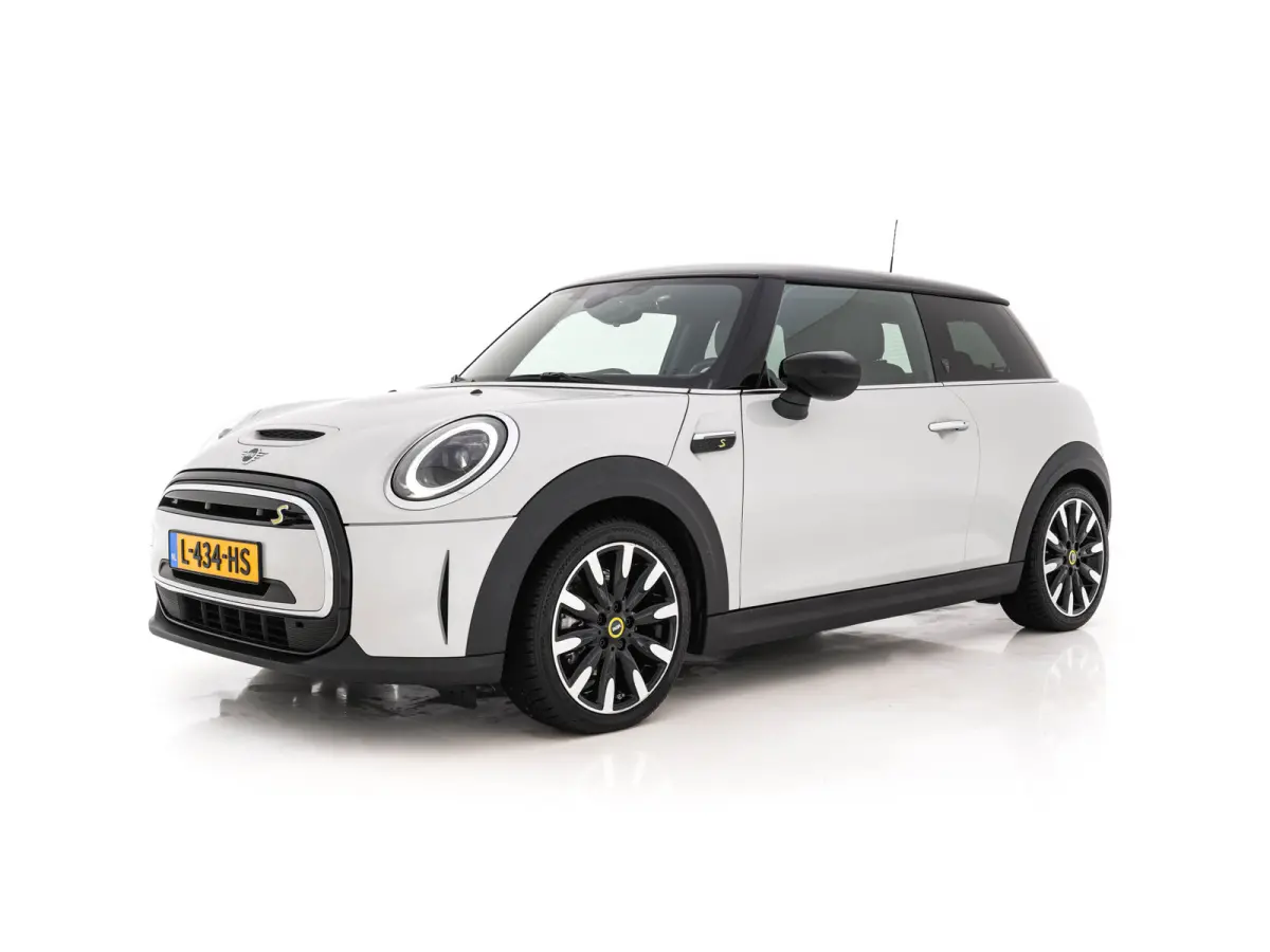 MINI Yours 33 kWh [3-Fase-11kW] {SoH-95%} (INCL-BTW) Aut. *HEATPUMP | LEATHER | HARMAN/KARDON | DIGI-COCKPIT | HEAD-UP | FULL-LED | NAVI-FULLMAP | HEATED-SPORTSEATS | DAB | CRUISE | KEYLESS 