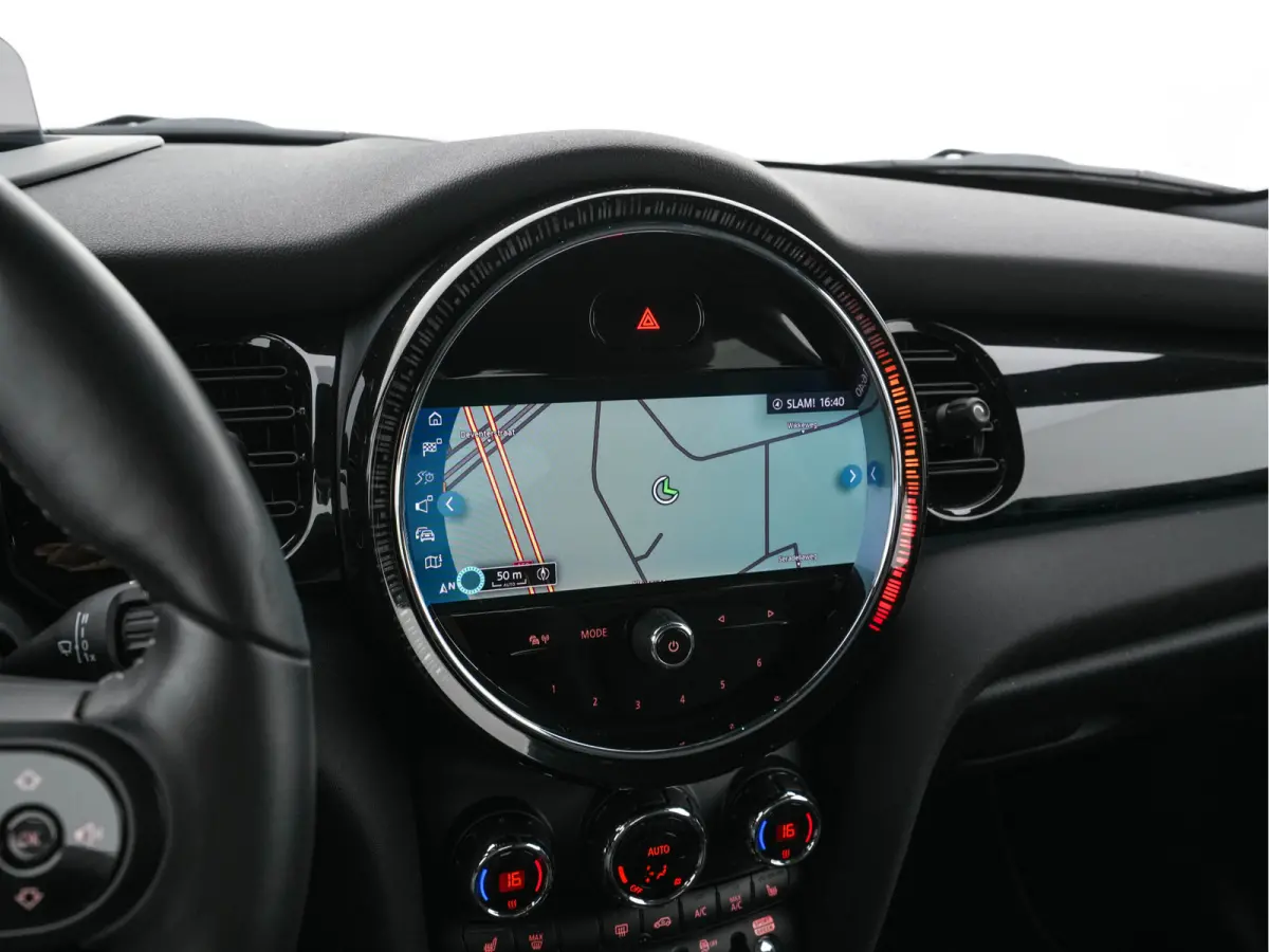 MINI Yours 33 kWh [3-Fase-11kW] {SoH-95%} (INCL-BTW) Aut. *HEATPUMP | LEATHER | HARMAN/KARDON | DIGI-COCKPIT | HEAD-UP | FULL-LED | NAVI-FULLMAP | HEATED-SPORTSEATS | DAB | CRUISE | KEYLESS 