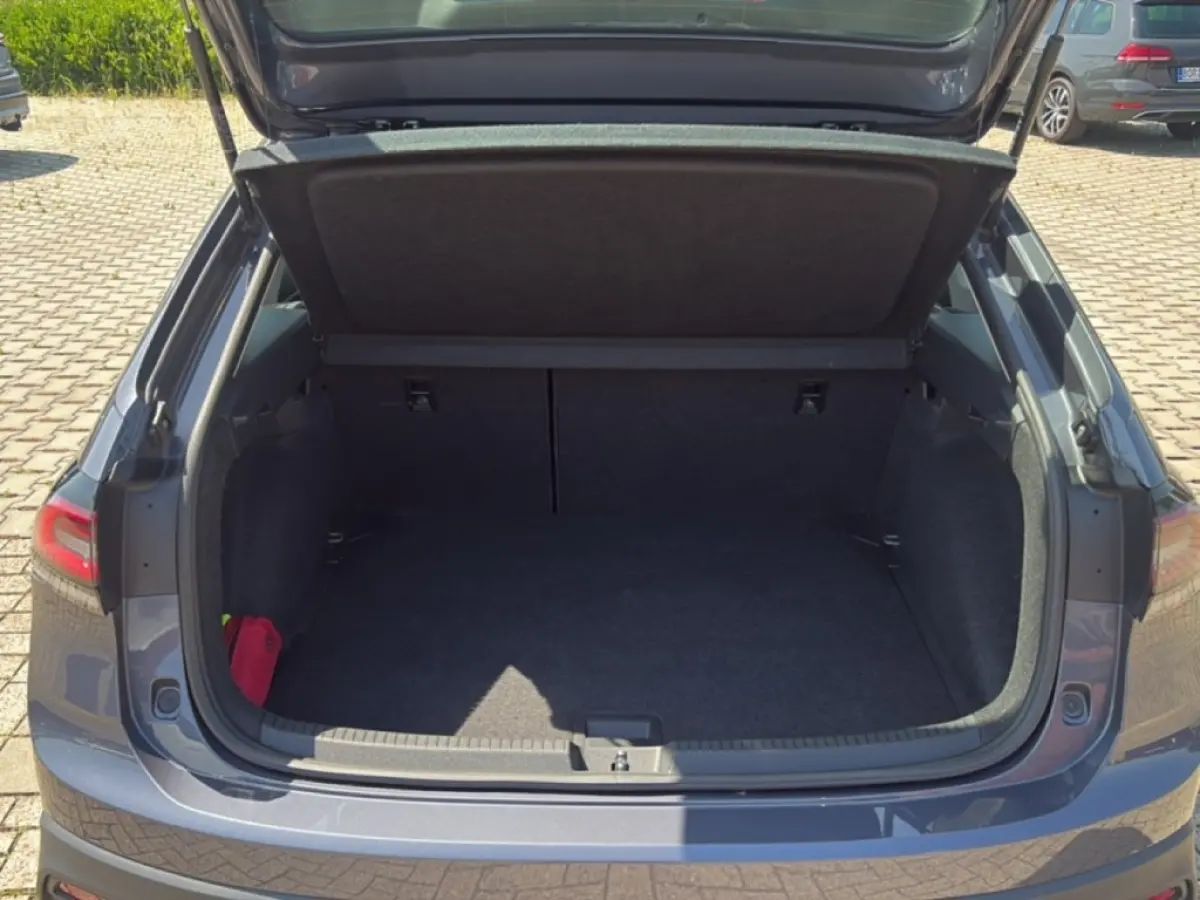 1.0 TSI DSG LIFE AFN.TREKHAAK/PDC/DIG-DASH/LED/STOELVERW/NAVI/CARPLAY