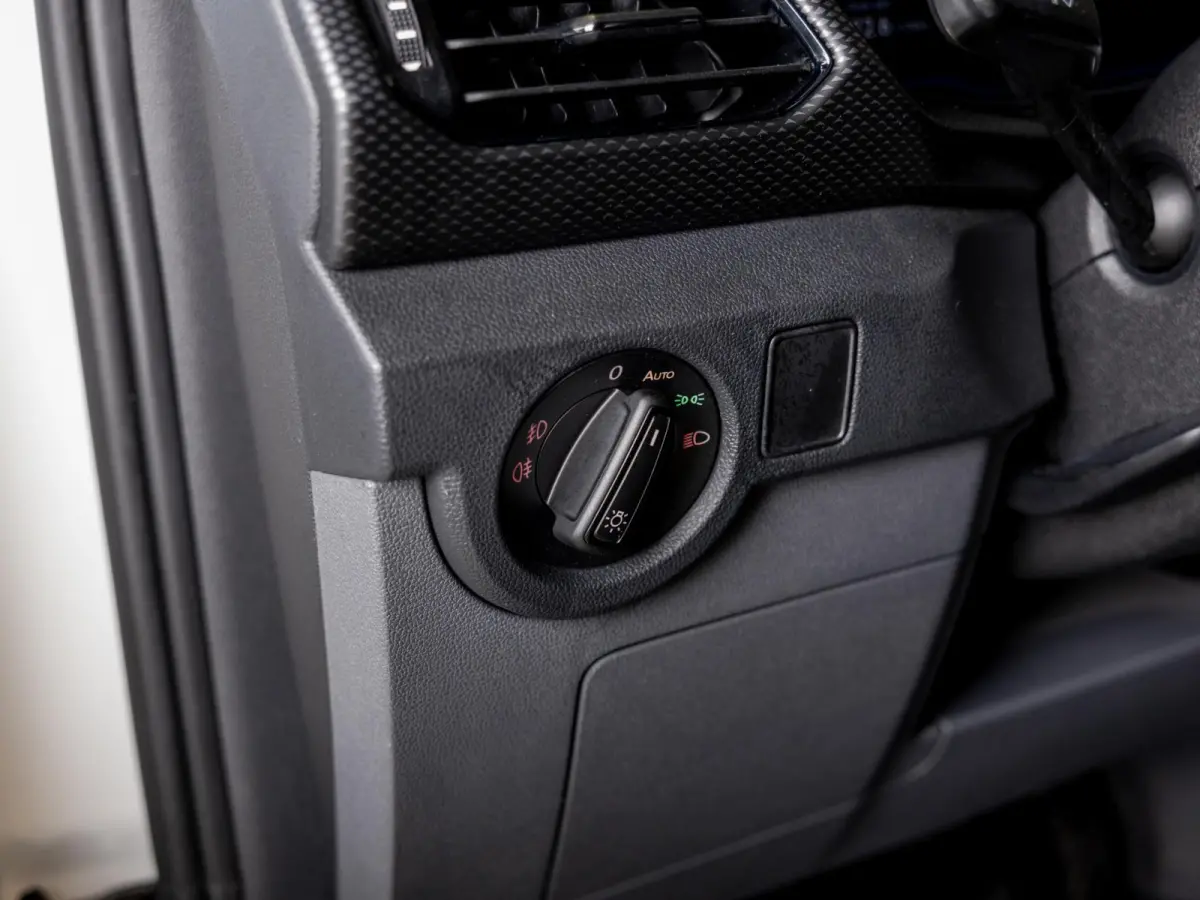 1.0 TSI Style Business R line 116pk / Navigatie / Stoelverwarming / Adaptieve cruise control / Apple carplay / Airco / Klimaatregeling /