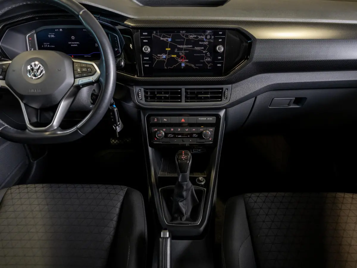 1.0 TSI Style Business R line 116pk / Navigatie / Stoelverwarming / Adaptieve cruise control / Apple carplay / Airco / Klimaatregeling /
