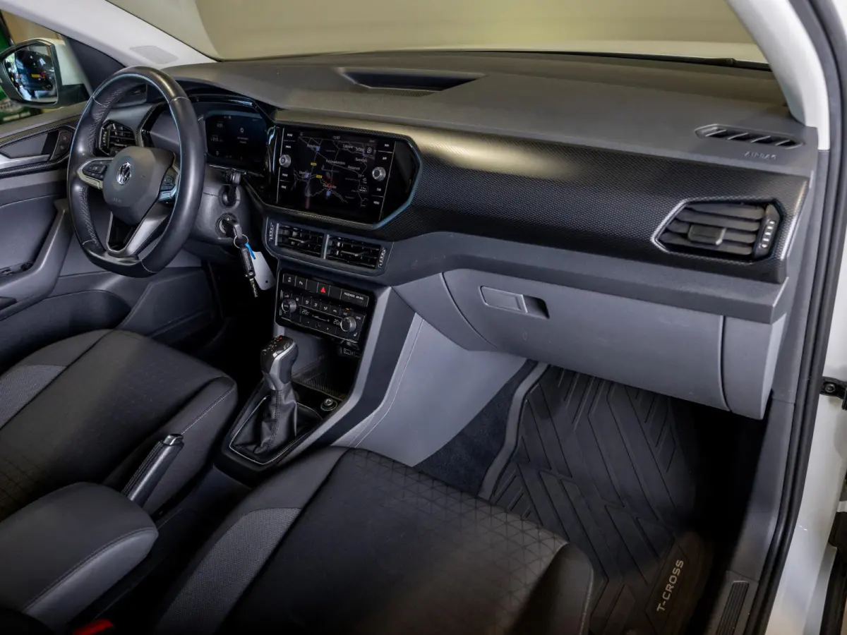 1.0 TSI Style Business R line 116pk / Navigatie / Stoelverwarming / Adaptieve cruise control / Apple carplay / Airco / Klimaatregeling /