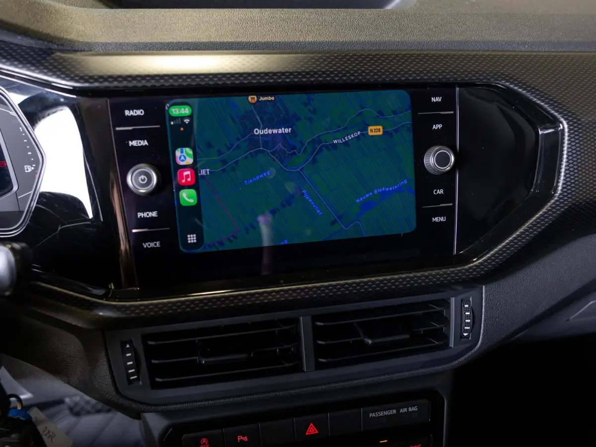 1.0 TSI Style Business R line 116pk / Navigatie / Stoelverwarming / Adaptieve cruise control / Apple carplay / Airco / Klimaatregeling /