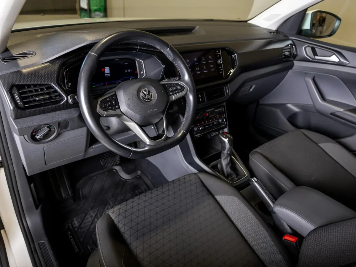 1.0 TSI Style Business R line 116pk / Navigatie / Stoelverwarming / Adaptieve cruise control / Apple carplay / Airco / Klimaatregeling /