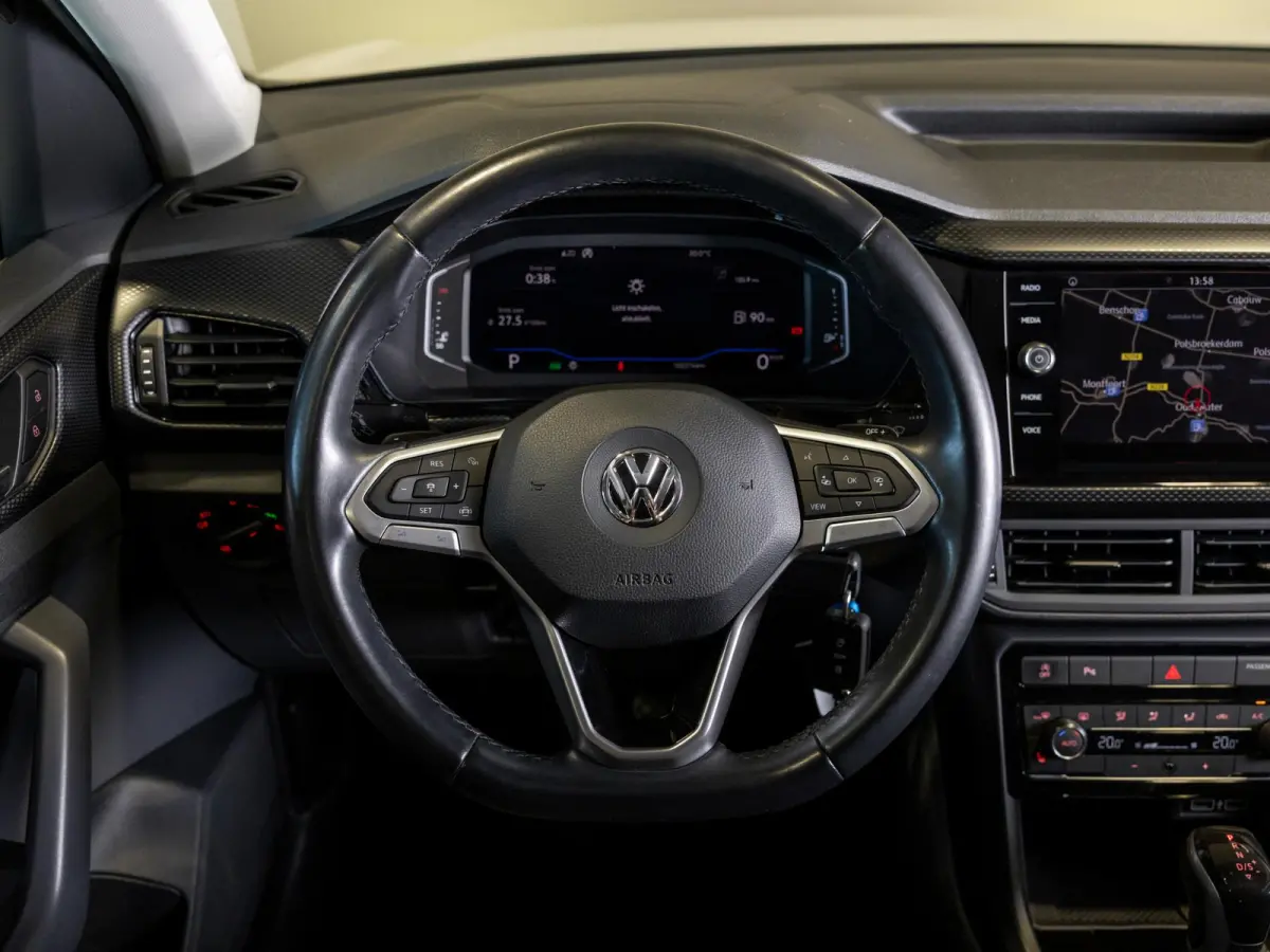1.0 TSI Style Business R line 116pk / Navigatie / Stoelverwarming / Adaptieve cruise control / Apple carplay / Airco / Klimaatregeling /
