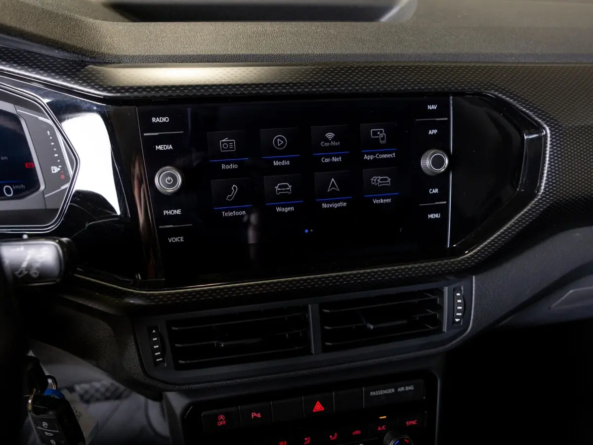 1.0 TSI Style Business R line 116pk / Navigatie / Stoelverwarming / Adaptieve cruise control / Apple carplay / Airco / Klimaatregeling /