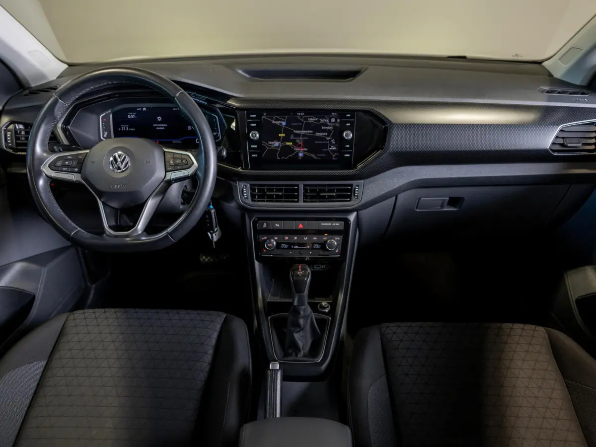 1.0 TSI Style Business R line 116pk / Navigatie / Stoelverwarming / Adaptieve cruise control / Apple carplay / Airco / Klimaatregeling /