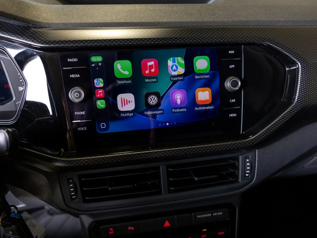 1.0 TSI Style Business R line 116pk / Navigatie / Stoelverwarming / Adaptieve cruise control / Apple carplay / Airco / Klimaatregeling /