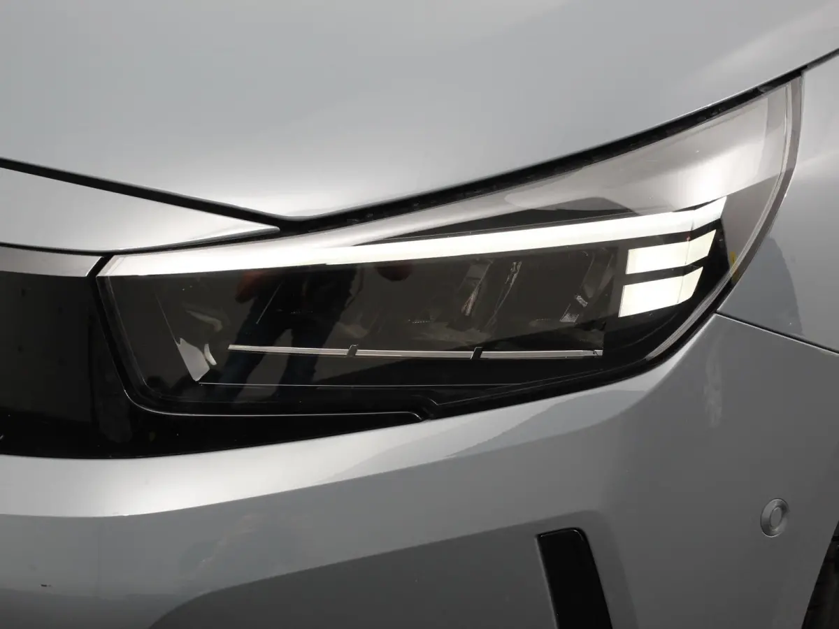 1.2 Turbo 100pk GS Nieuw model! Navigatie Apple Carplay/Android Auto Digitale Cockpit Airco Camera Parkeer sensoren V+A Cruise Control Lichtmetalen Velgen Dab