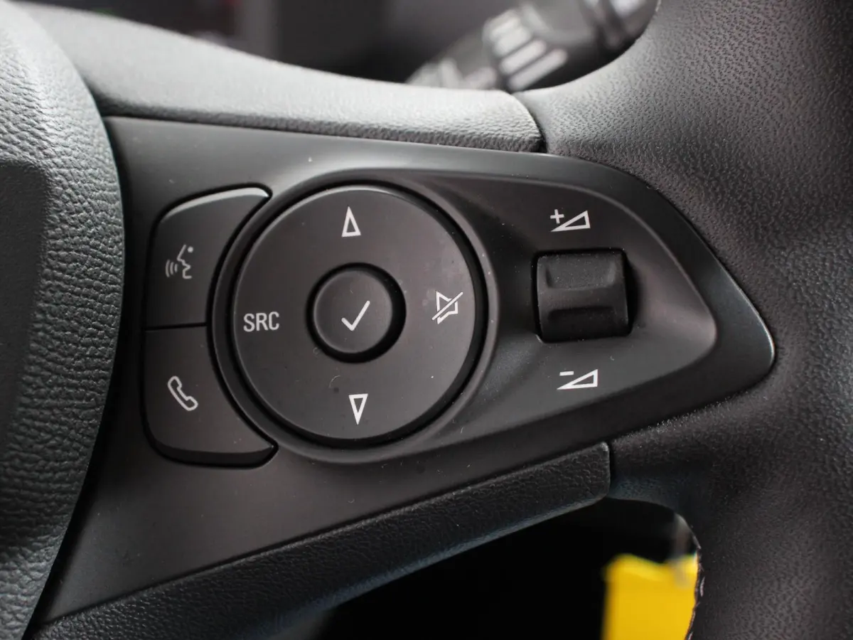 1.2 Turbo 100pk GS Nieuw model! Navigatie Apple Carplay/Android Auto Digitale Cockpit Airco Camera Parkeer sensoren V+A Cruise Control Lichtmetalen Velgen Dab