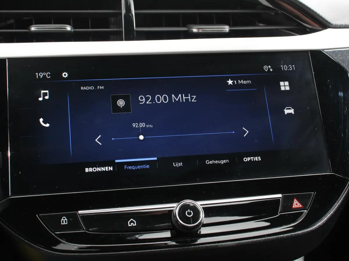 1.2 Turbo 100pk GS Nieuw model! Navigatie Apple Carplay/Android Auto Digitale Cockpit Airco Camera Parkeer sensoren V+A Cruise Control Lichtmetalen Velgen Dab