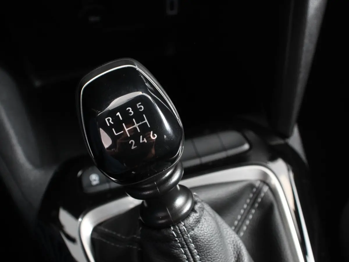 1.2 Turbo 100pk GS Nieuw model! Navigatie Apple Carplay/Android Auto Digitale Cockpit Airco Camera Parkeer sensoren V+A Cruise Control Lichtmetalen Velgen Dab