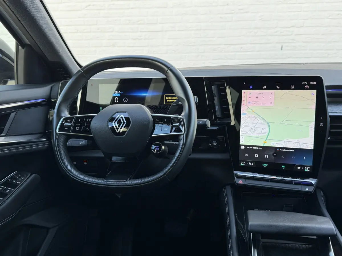 1.2 E-Tech full hybrid 200 Camera Navi Carplay Clima Sfeerverlichting