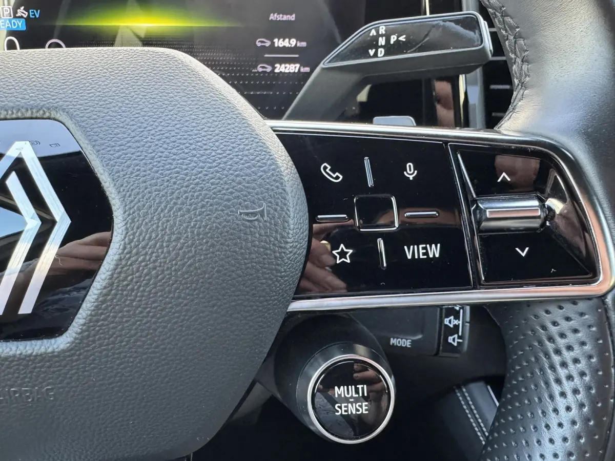 1.2 E-Tech full hybrid 200 Camera Navi Carplay Clima Sfeerverlichting