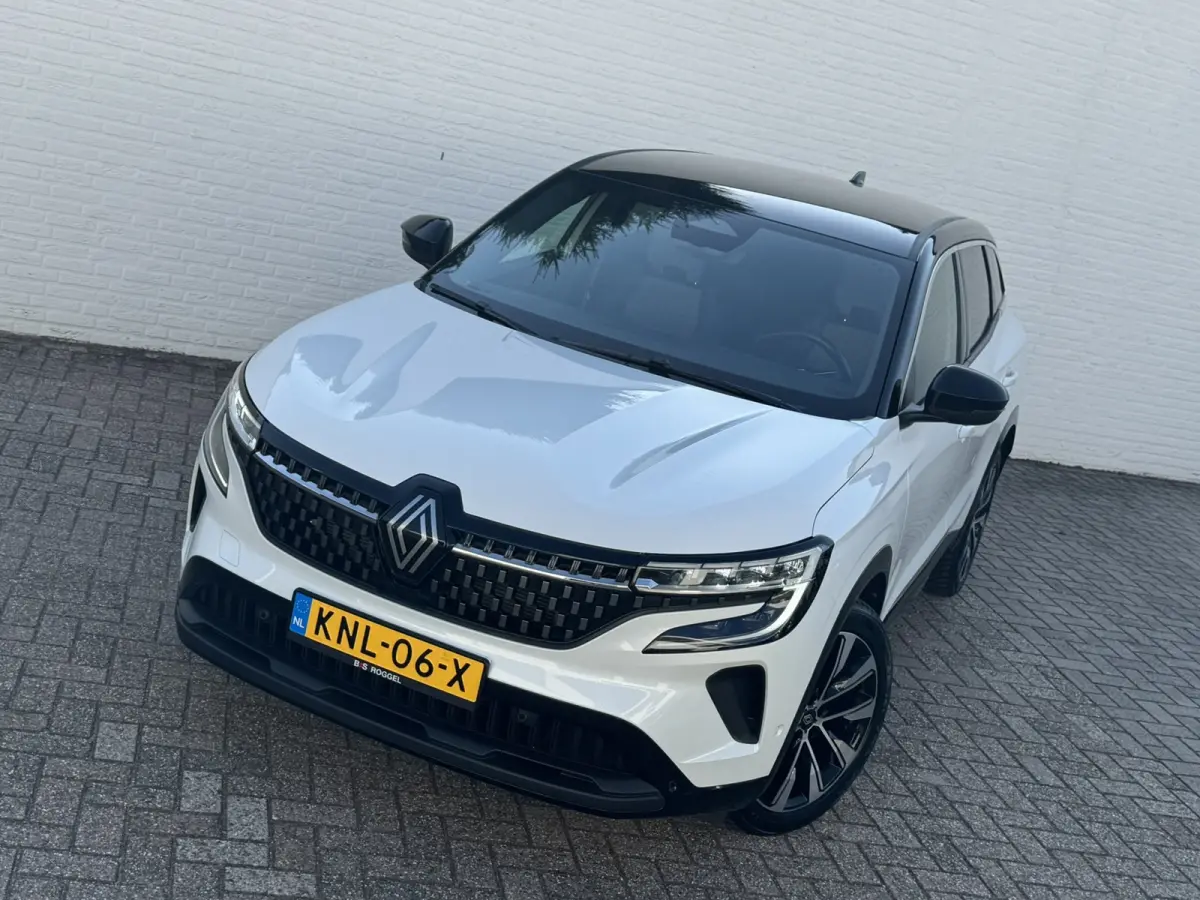 1.2 E-Tech full hybrid 200 Camera Navi Carplay Clima Sfeerverlichting