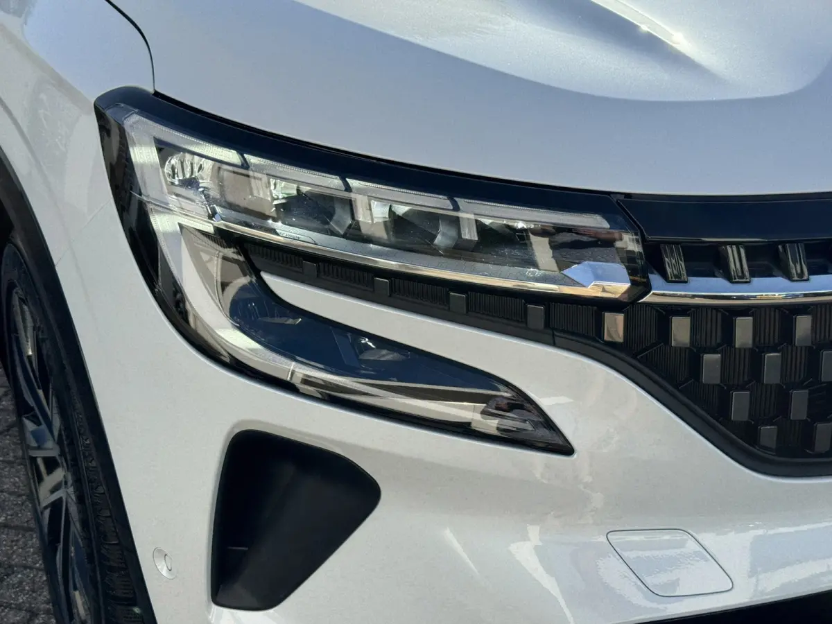1.2 E-Tech full hybrid 200 Camera Navi Carplay Clima Sfeerverlichting