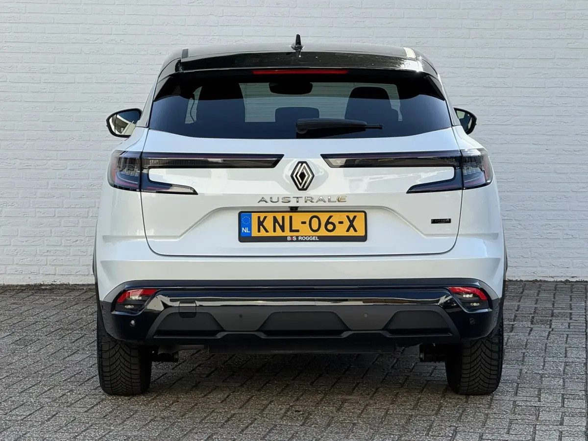 1.2 E-Tech full hybrid 200 Camera Navi Carplay Clima Sfeerverlichting