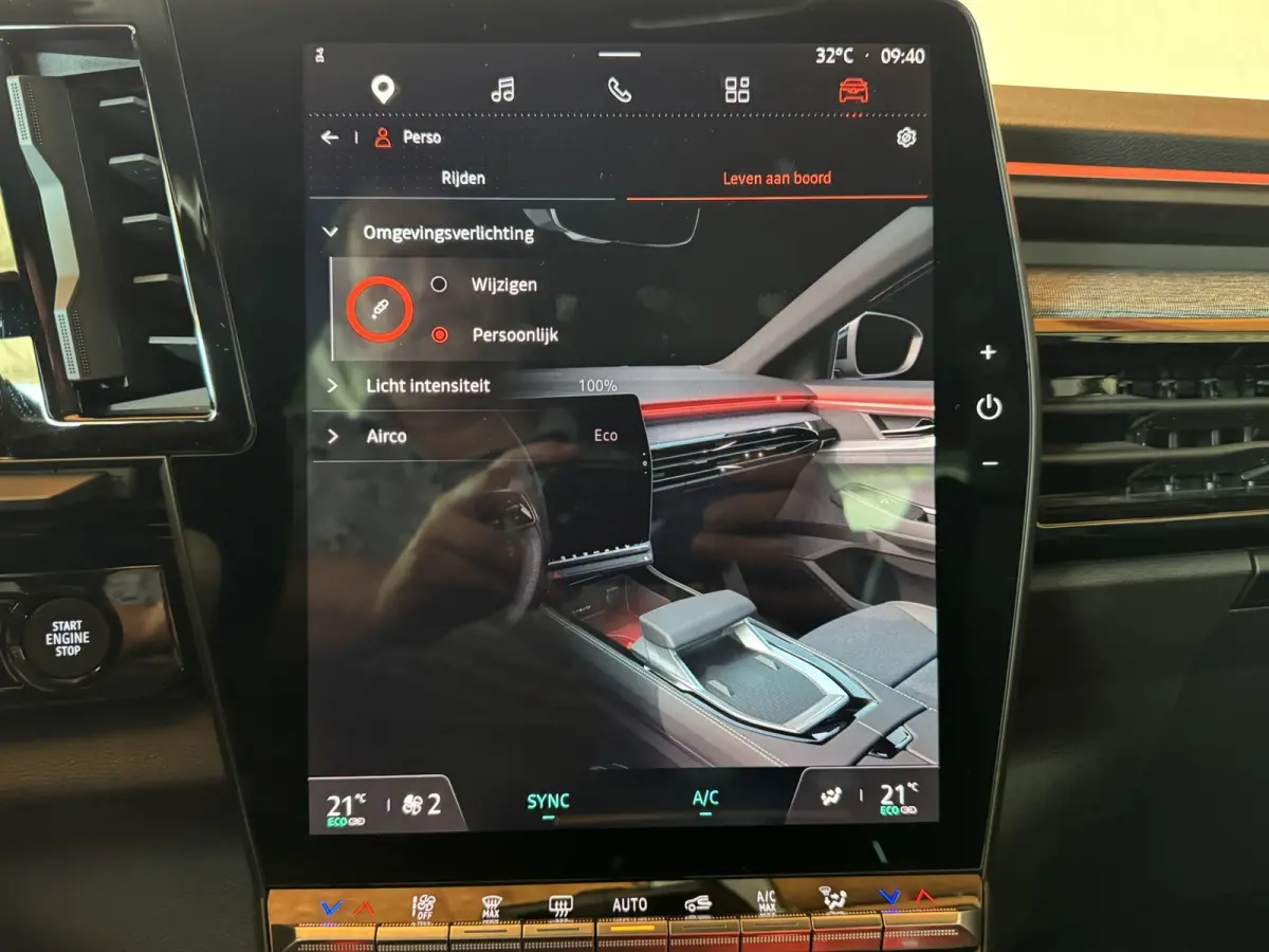 1.2 E-Tech full hybrid 200 Camera Navi Carplay Clima Sfeerverlichting