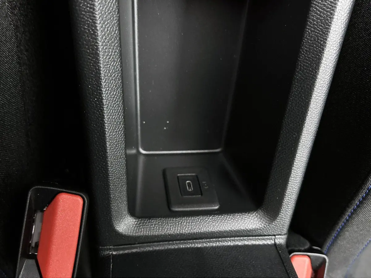 Business Comfort Range 44 kWh 113pk | Navigatie | Airco | Cruise Control | Parkeersensoren | Led koplampen | Apple Carplay / Android Auto | Bluetooth | DAB+ radio | Comfortstoelen | Elektris