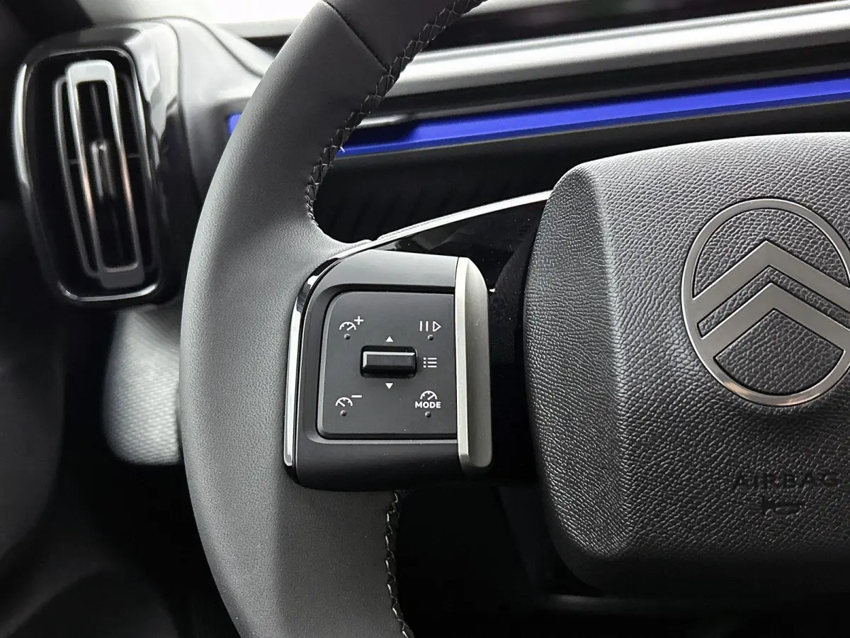 Business Comfort Range 44 kWh 113pk | Navigatie | Airco | Cruise Control | Parkeersensoren | Led koplampen | Apple Carplay / Android Auto | Bluetooth | DAB+ radio | Comfortstoelen | Elektris
