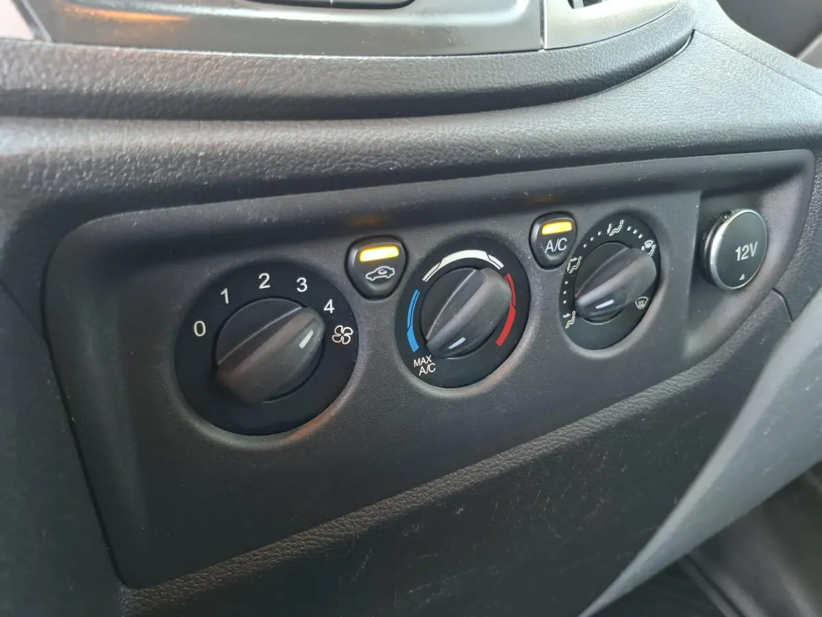 330 2.0 TDCI L2H2 Trend AIRCO / CRUISE CONTROLE / NAVI / TREKHAAK /  EURO 6