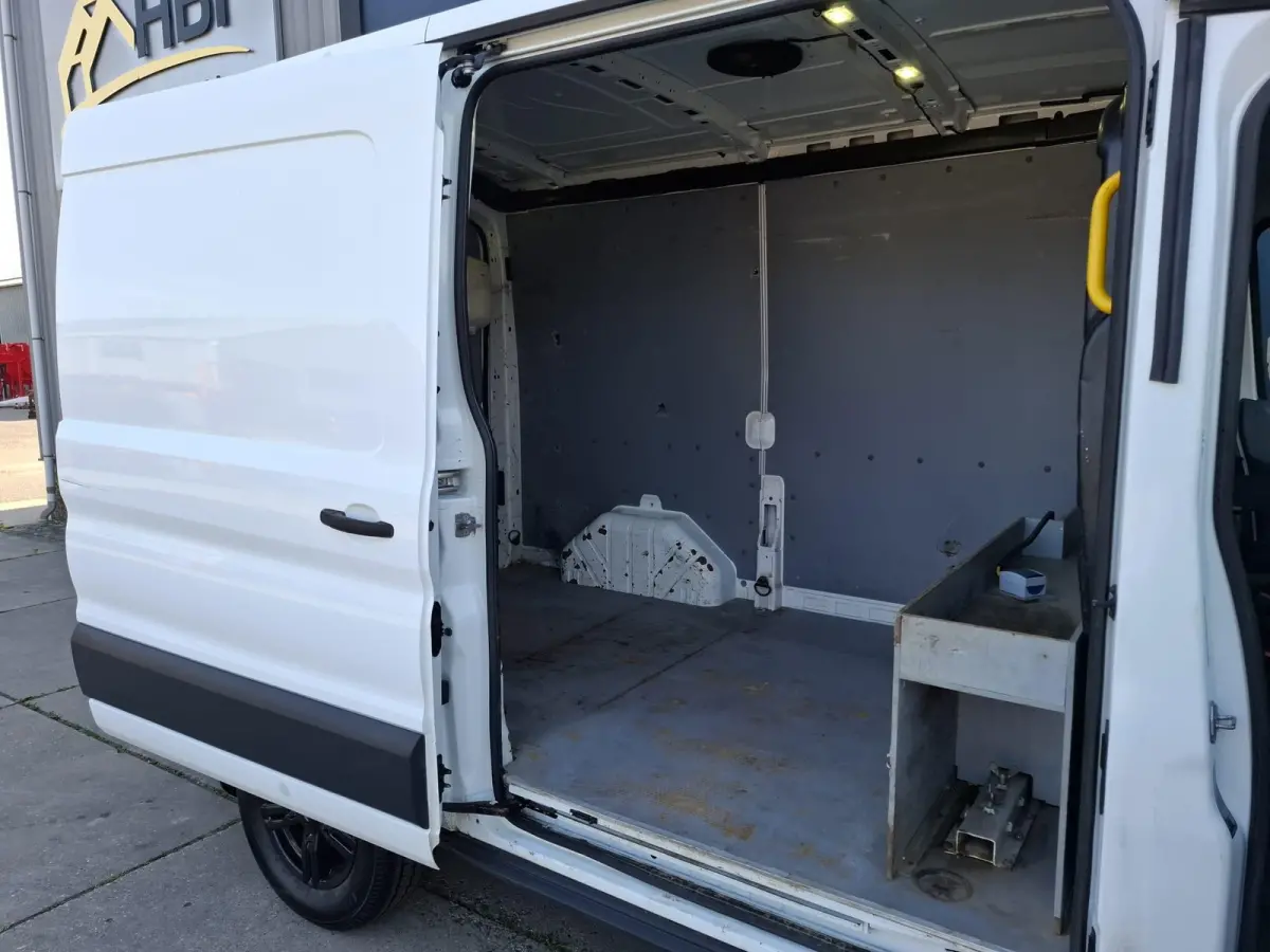 330 2.0 TDCI L2H2 Trend AIRCO / CRUISE CONTROLE / NAVI / TREKHAAK /  EURO 6