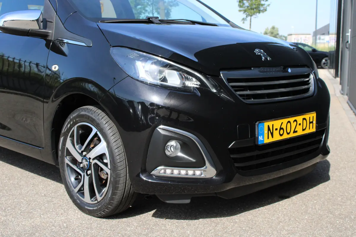 1.0 e-VTi Allure | Navi by app | Camera | Climate control | Apple carplay | NL auto | 32.000km | BTW |