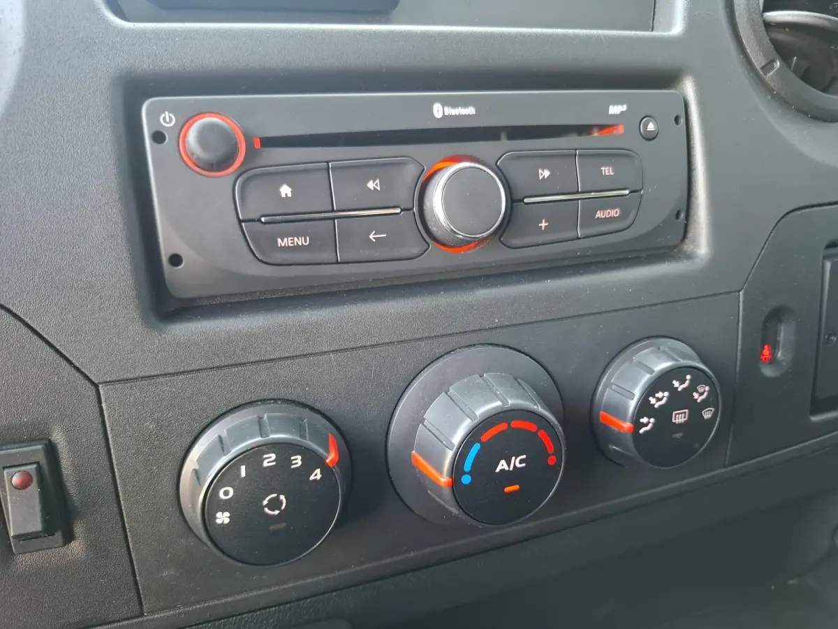 T35 2.3 dCi L2H2 AIRCO / CRUISE CONTROLE / IMPERIAL / TREKHAAK / EURO 6