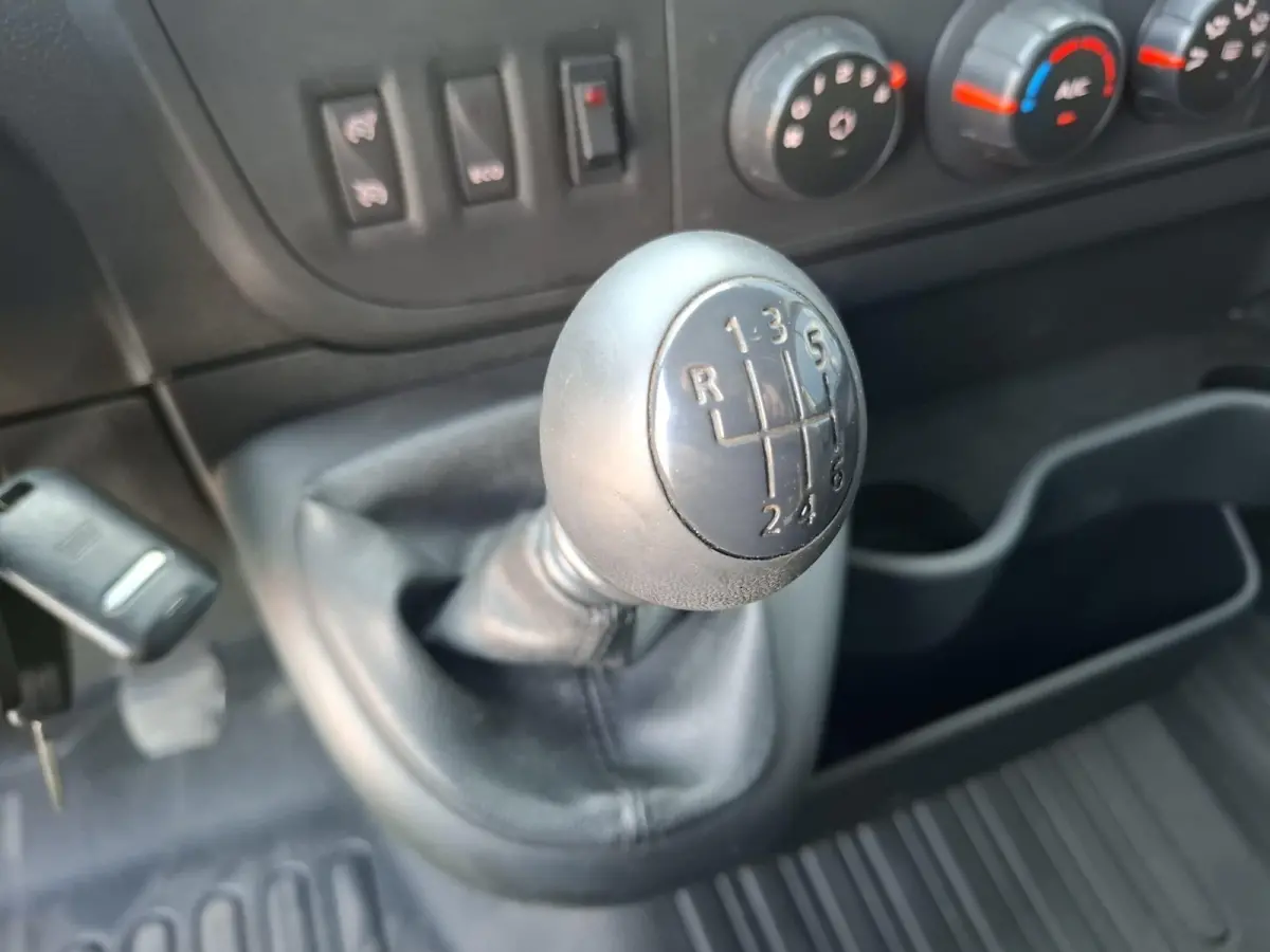 T35 2.3 dCi L2H2 AIRCO / CRUISE CONTROLE / IMPERIAL / TREKHAAK / EURO 6