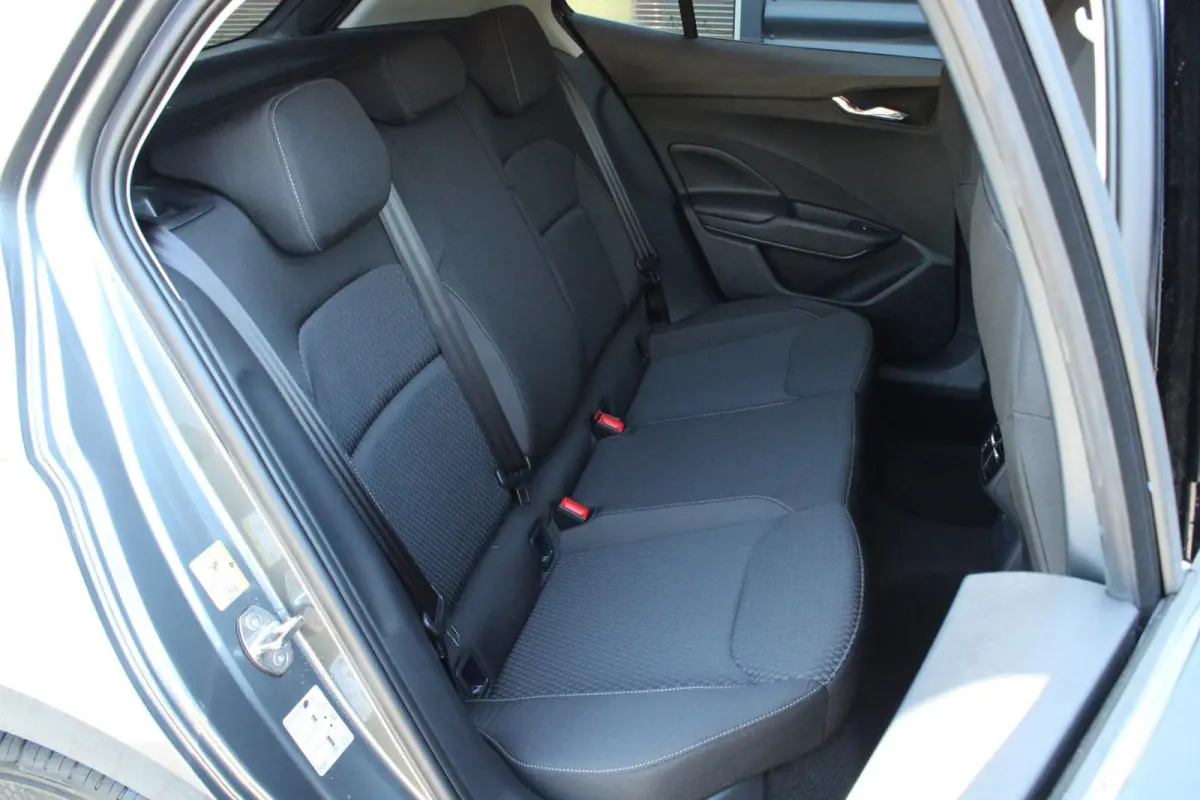 1.0 TSI 95pk Business Edition | Travel Pakket