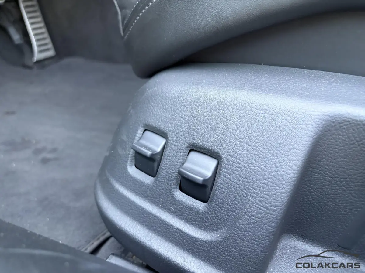 5.2 V10 FSI F1 Seats| Camera| Btw 525PK