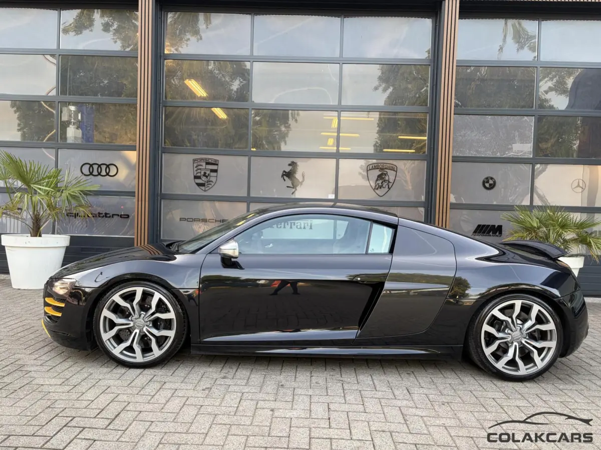 5.2 V10 FSI F1 Seats| Camera| Btw 525PK