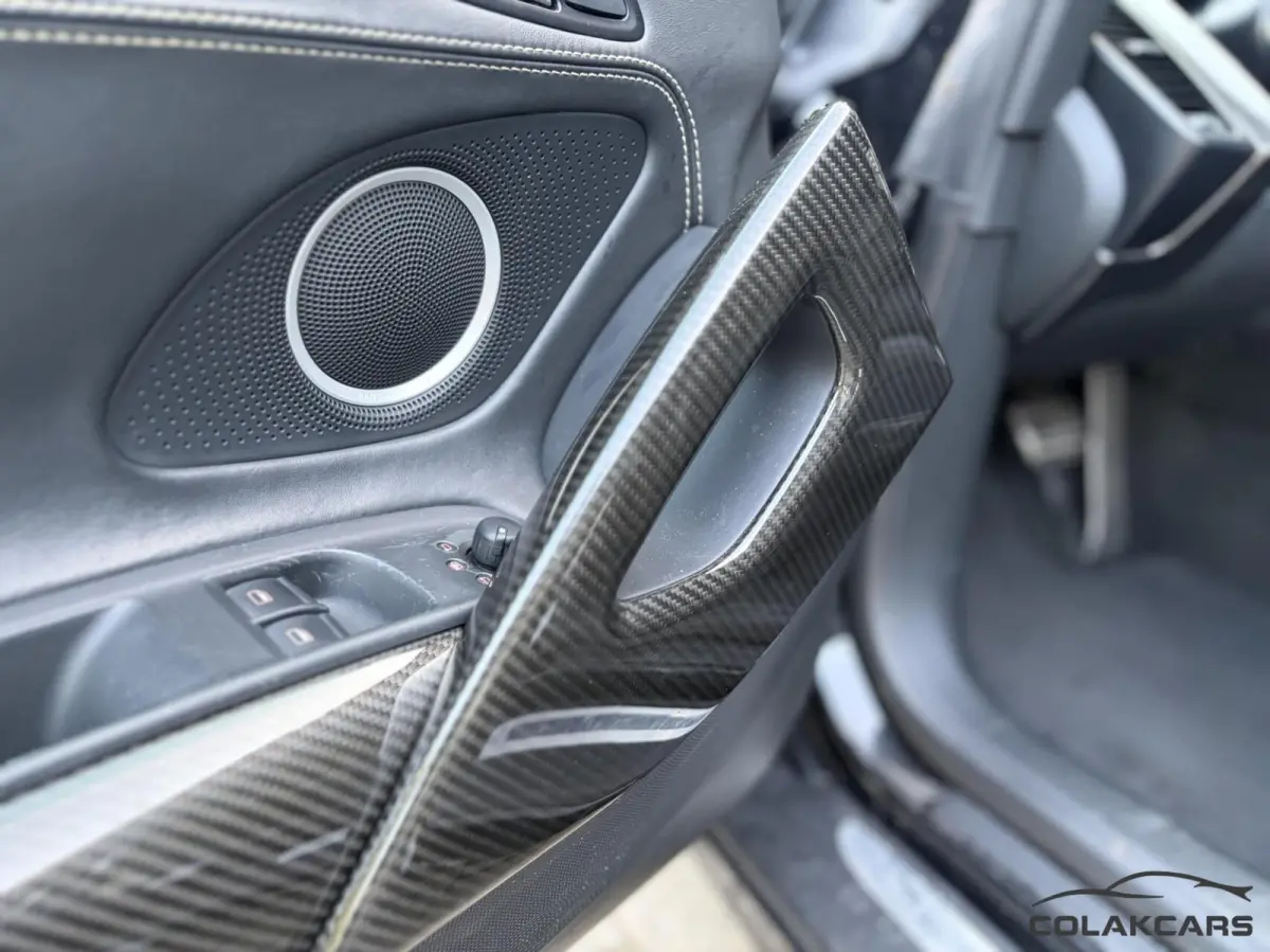 5.2 V10 FSI F1 Seats| Camera| Btw 525PK