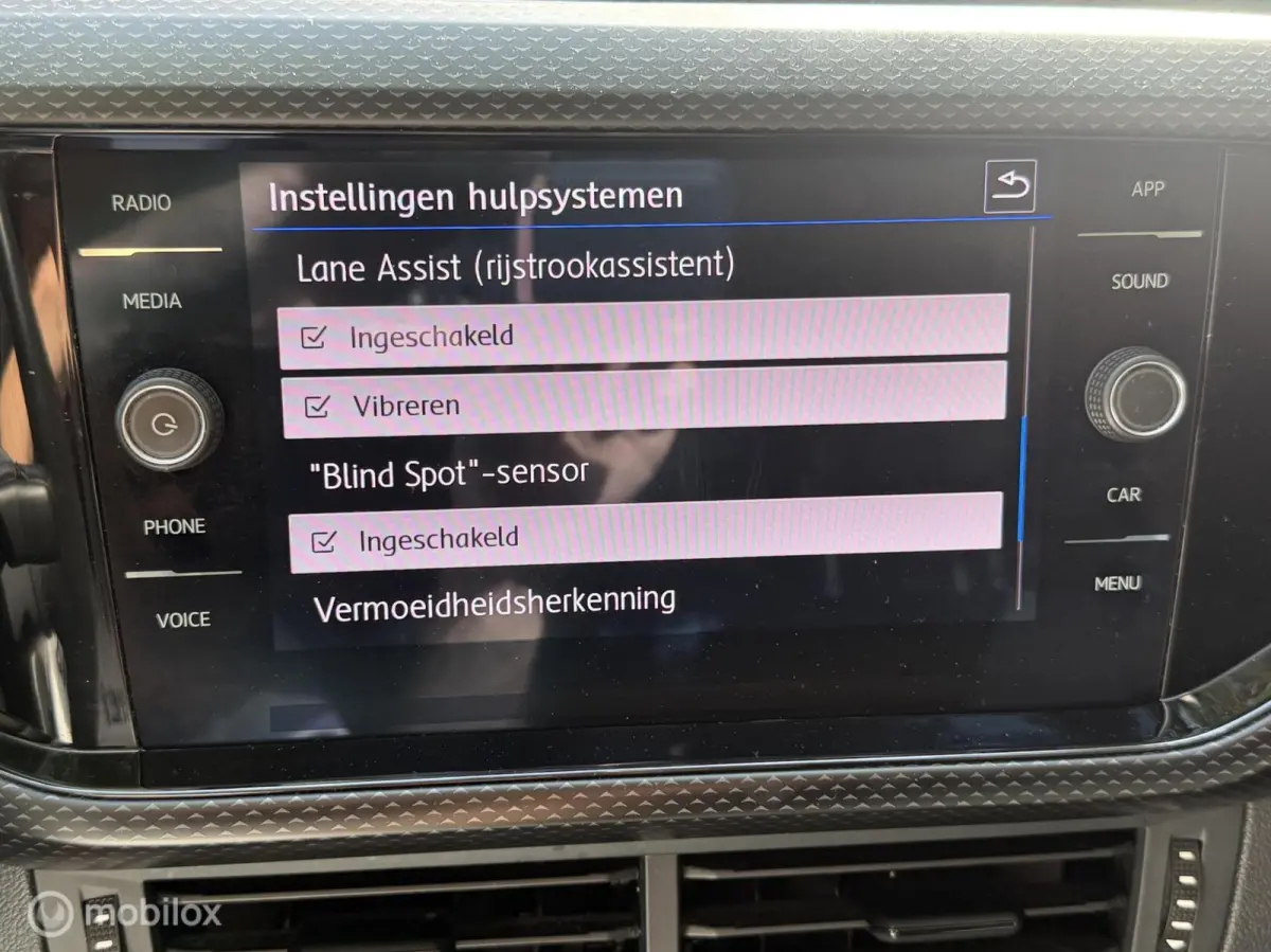 1.0 TSI Life Business 2020 / Carplay / Camera / Trekhaak / Stoelverwarming / NAP