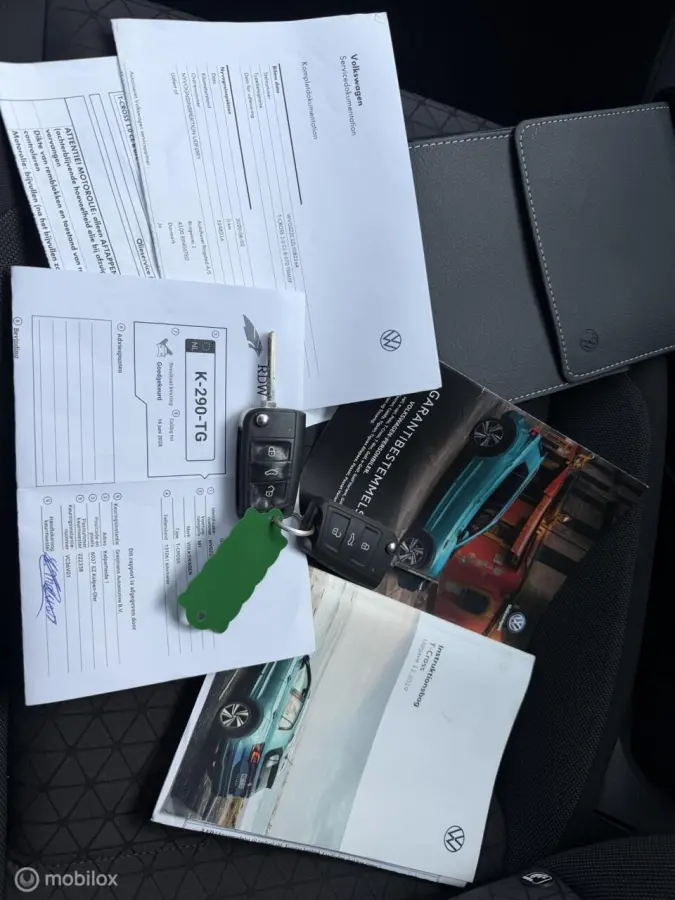 1.0 TSI Life Business 2020 / Carplay / Camera / Trekhaak / Stoelverwarming / NAP