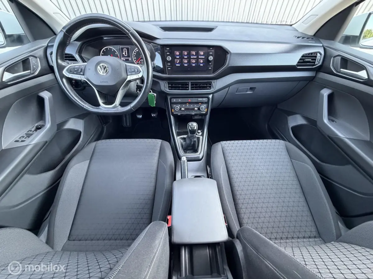 1.0 TSI Life Business 2020 / Carplay / Camera / Trekhaak / Stoelverwarming / NAP