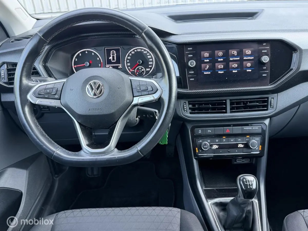 1.0 TSI Life Business 2020 / Carplay / Camera / Trekhaak / Stoelverwarming / NAP