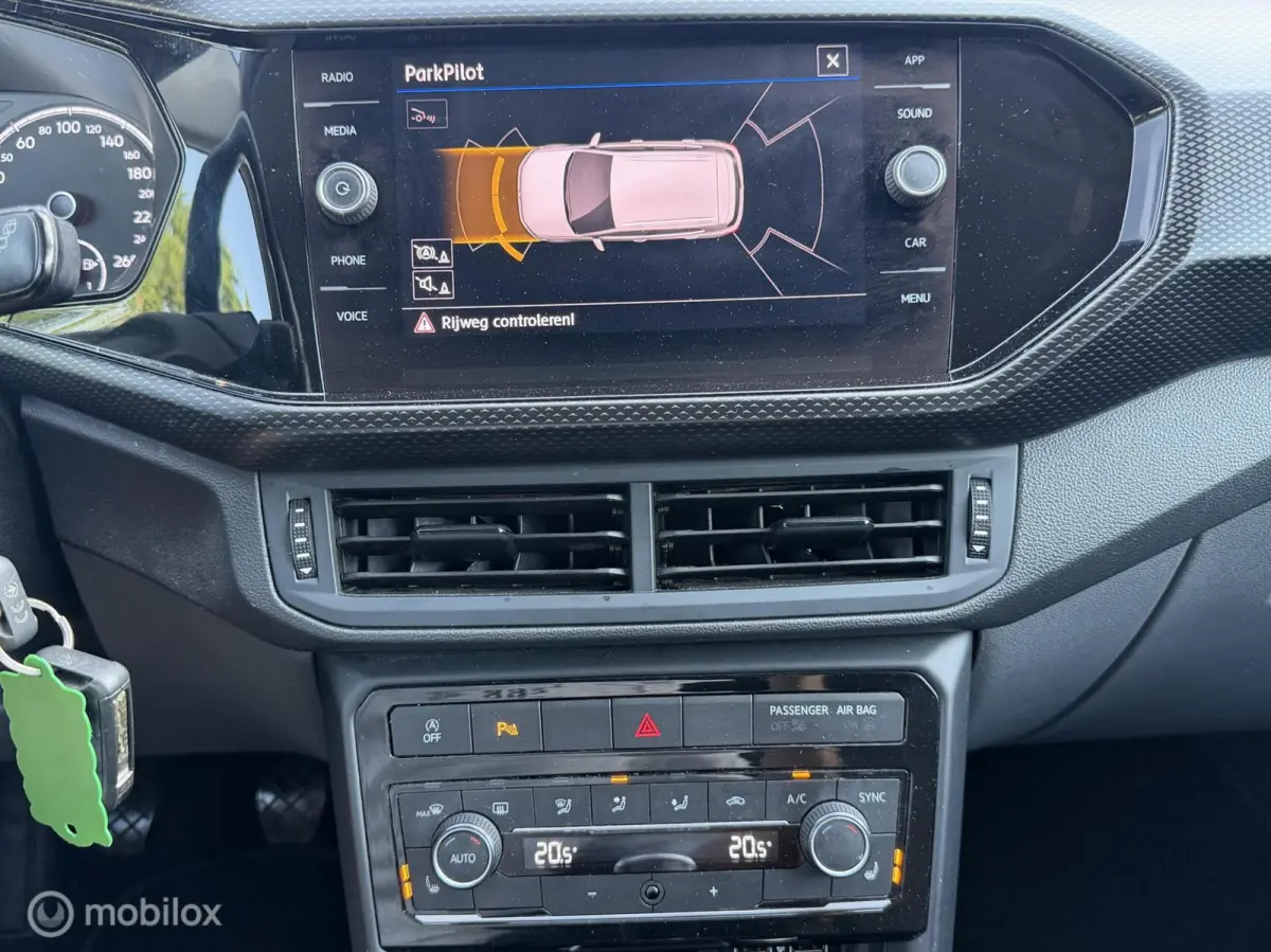 1.0 TSI Life Business 2020 / Carplay / Camera / Trekhaak / Stoelverwarming / NAP