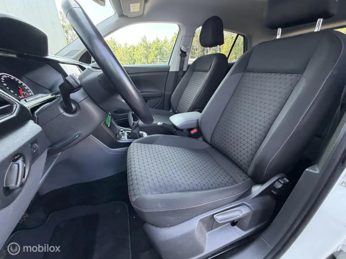 1.0 TSI Life Business 2020 / Carplay / Camera / Trekhaak / Stoelverwarming / NAP