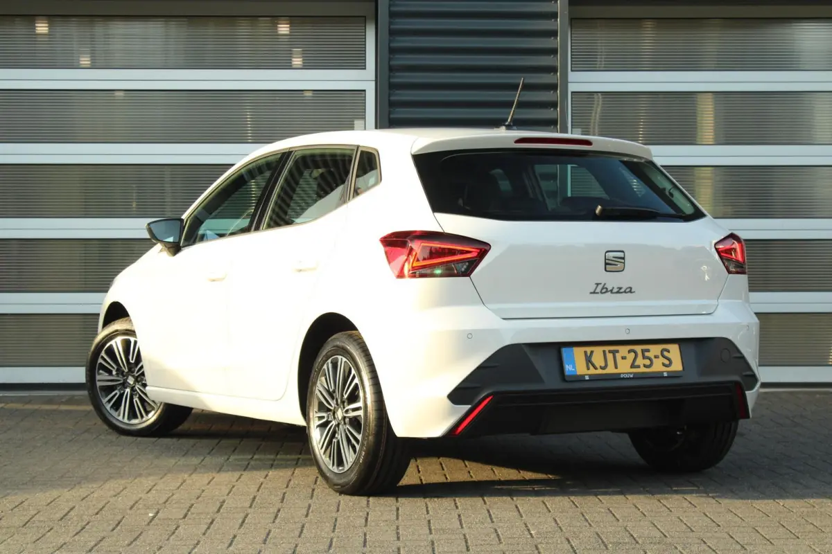 1.0 EcoTSI 95pk Style | Apple Carplay/Android Auto | 16" Velgen | Parkeersensoren