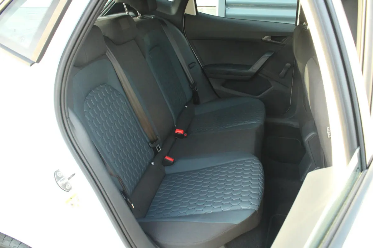 1.0 EcoTSI 95pk Style | Apple Carplay/Android Auto | 16" Velgen | Parkeersensoren