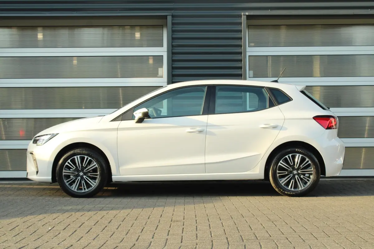 1.0 EcoTSI 95pk Style | Apple Carplay/Android Auto | 16" Velgen | Parkeersensoren
