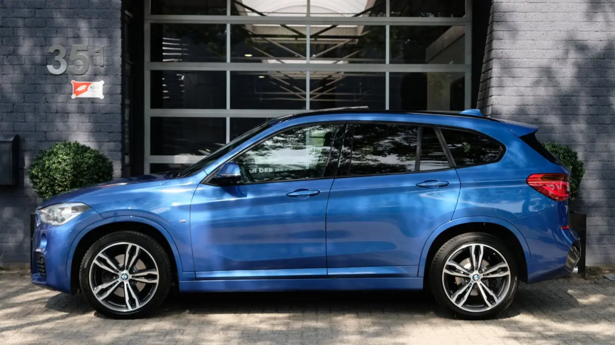 SDrive20i High Executive M-Sport ACC| HUD|PANO|H/K|1E EIG|VOL!