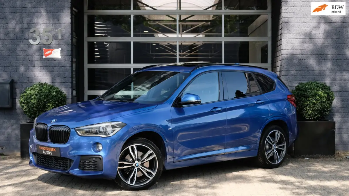 SDrive20i High Executive M-Sport ACC| HUD|PANO|H/K|1E EIG|VOL!