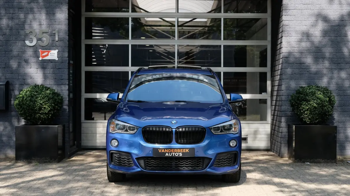SDrive20i High Executive M-Sport ACC| HUD|PANO|H/K|1E EIG|VOL!