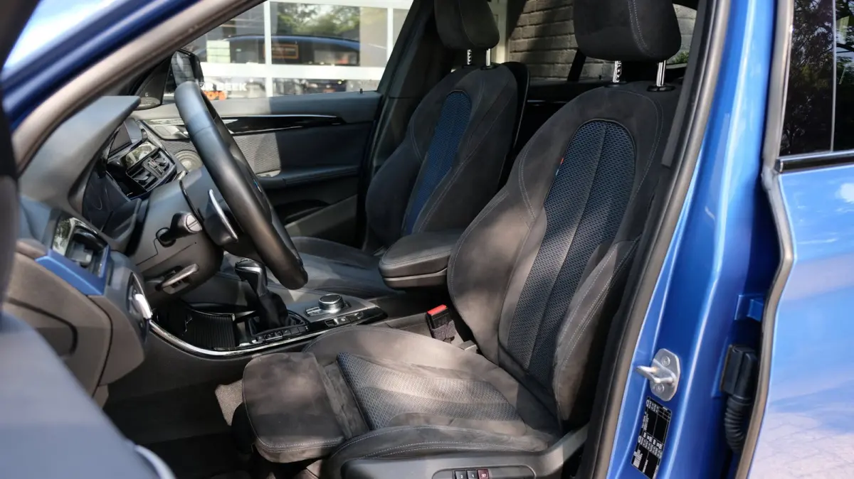 SDrive20i High Executive M-Sport ACC| HUD|PANO|H/K|1E EIG|VOL!
