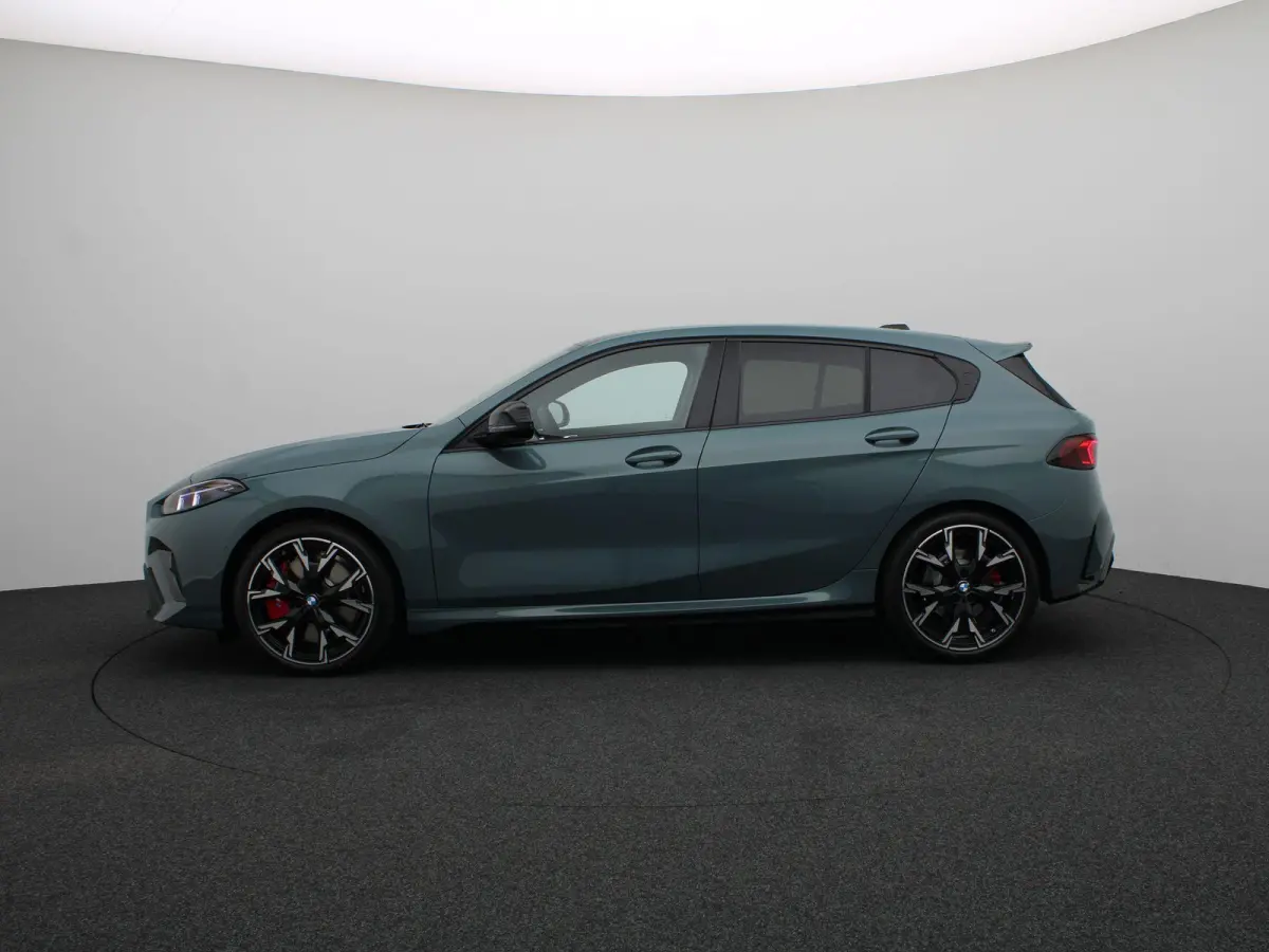 120 M Sport Design Edition | M Sportpakket Pro | Premium Pack | Stuurwielrand Verwarmd | Driving Assistant | Harman Kardon | 19''