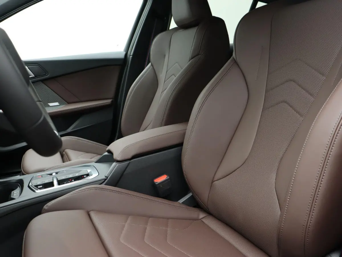 120 M Sport Design Edition | M Sportpakket Pro | Premium Pack | Stuurwielrand Verwarmd | Driving Assistant | Harman Kardon | 19''